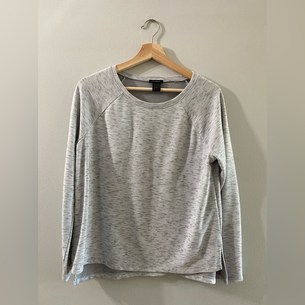 Ann Taylor grey long sleeve t-shirt